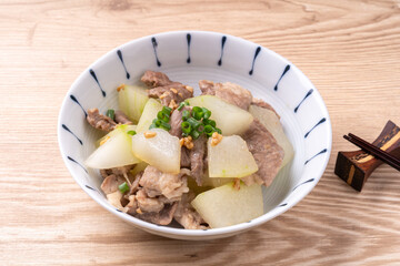 冬瓜と豚肉の塩こうじ炒め