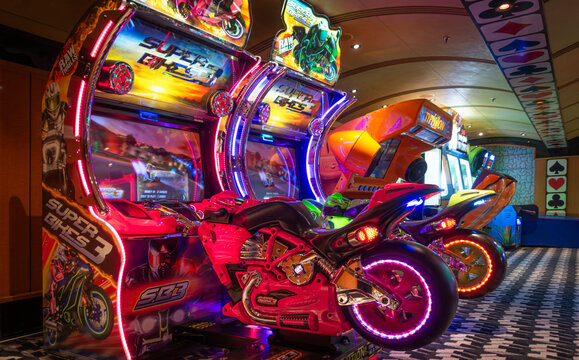 Mer M&eacute;diterran&eacute;e - 20 octobre 2024 : Salle de jeux d'Arcades du Costa Diadema, navire de croisi&egrave;res de la compagnie Costa Croisi&egrave;res.	