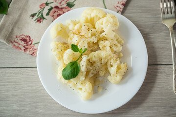 Diet cauliflower steamed with spices