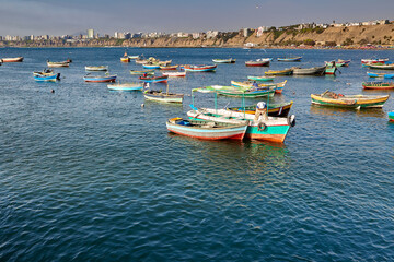 Fototapeta premium Chasing horizons on La Costa Verde.The stunning views from Chorrillos never fail to remind us of the beauty of Lima’s coast. Whether you're here for the sea breeze, the sunsets, or just to take in the