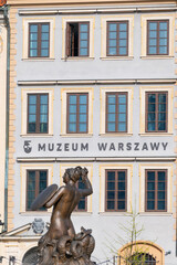 Syrenka statue on Old Town Market square in Warsaw, Poland. The Mermaid of Warsaw. © bykot