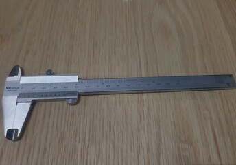types of measuring instruments and calipers for the needs of the manufacturing industry
