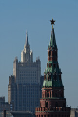 Obraz premium Tower of Moscow Kremlin and Ministry of Foreign Affairs of Russia main building