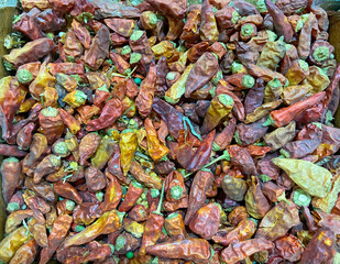 ejipto  especias para alimentación guindillas pimientos en un local comercial de la ciudad de el...