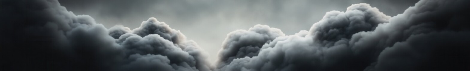 Naklejka premium Dramatic stormy clouds filling the sky