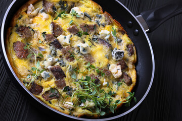 omelette with blue cheese, rye croutons and thyme