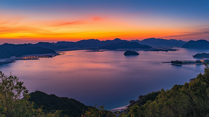 夕焼けに染まる瀬戸内海