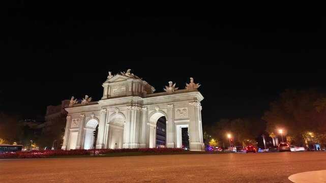 timelapse of the Puerta de Alca with its usual traffic