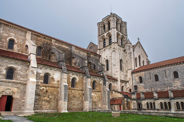 Obraz premium Exterior view of the Basilica of Vézelay in Burgundy, France