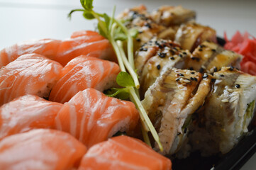 Decorated Sushi Rolls: A Delicious Presentation
