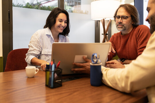 Collaborative brainstorming in a modern coworking space