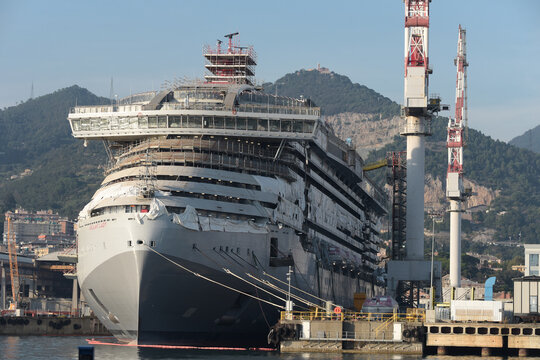  Brilliant Lady   nave da crociera   della compagnia di navigazione Virgin Voyages  in costruzione nel cantiere di Fincantieri di Genova Sestri ponente