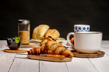 The continental breakfast is ideal for quick breakfasts at home or to serve in hotels