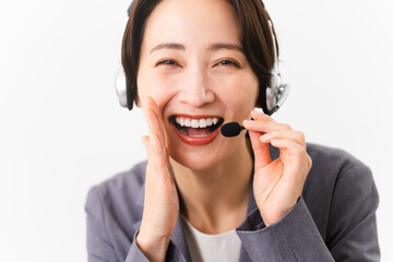 若い女性のオペレーター　ビジネスイメージ	
