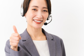若い女性のオペレーター　ビジネスイメージ	
