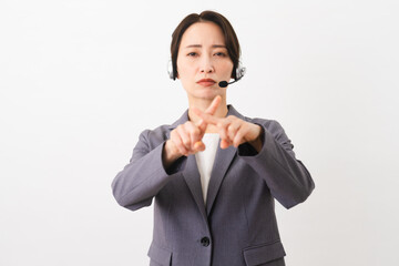 若い女性のオペレーター　ビジネスイメージ	
