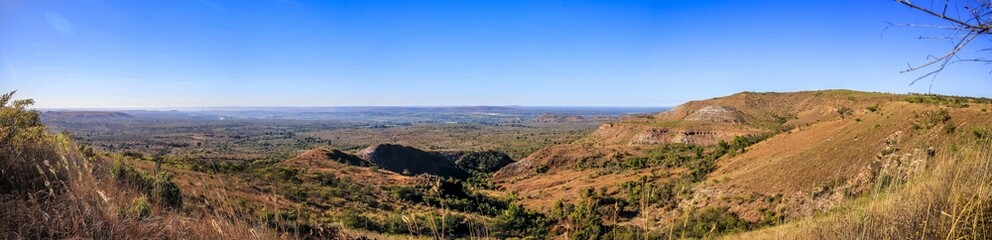 Obraz premium Panoramic View of Madagascar's Rolling Hills and Landscape