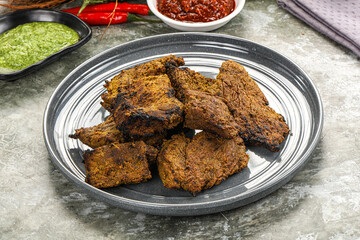 Grilled beef barbecue with spises