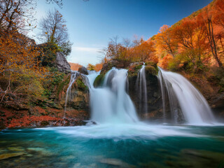 Fototapeta premium waterfall in autumn