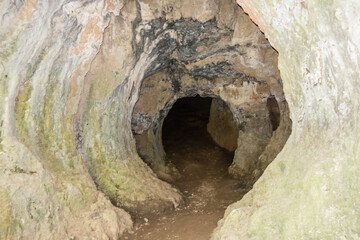 Blick in die Buchenlochhöhle bei Gerolstein in der Eifel