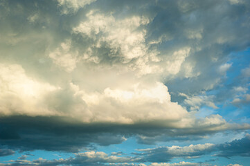 Distinct updraft from a storm cloud