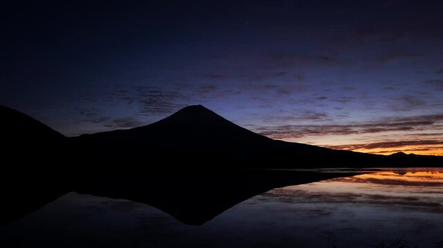 夜明けの富士山 03