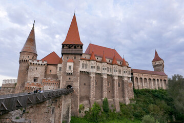 Obraz premium view of the old beautiful Romanian castle Matej Corvinus Hunedoara