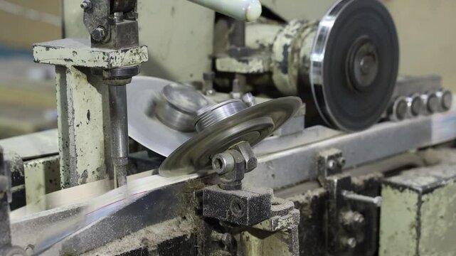 Conveyor at the match factory for the production of veneer blanks matches saltpeter and packaging