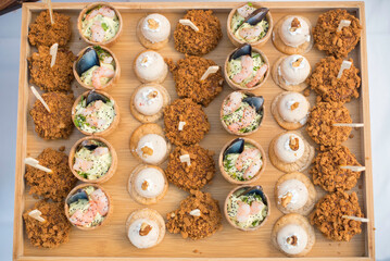 Plateau traiteur, cocktails, toasts et petits fours