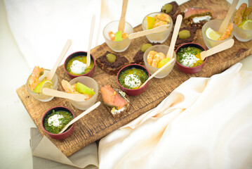 Plateau traiteur, cocktails, toasts et petits fours