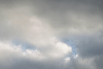 Feine weiche milde saftige Wolken am Himmel für alle Menschen