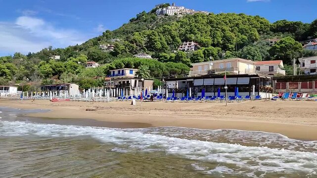 San Marco di Castellabate - Panoramica della Spiaggia del Pozzillo dal mare