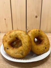 Onion rings with potatoes and dill
