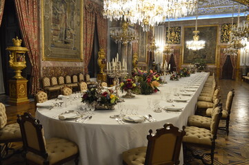 Sala de Jantar de Gala no Palácio Real de Madrid na Espanha