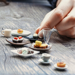 Small servings capture control and unfulfilled cravings