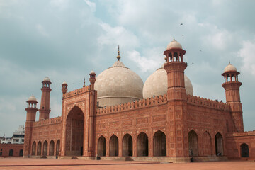 Obraz premium Majestic Badshahi Mosque in Lahore