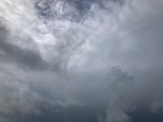 Obraz premium Vast blue sky over a peaceful countryside landscape