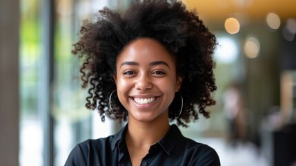 Obraz premium Joyful engagement in a vibrant workspace with a smiling young woman enjoying her day