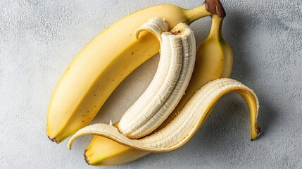 Discover the health benefits of eating fresh bananas for a balanced diet