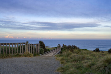 Obraz premium Boardwalk leading to the sea, Pyramids, Phillip Island, Victoria, Australia