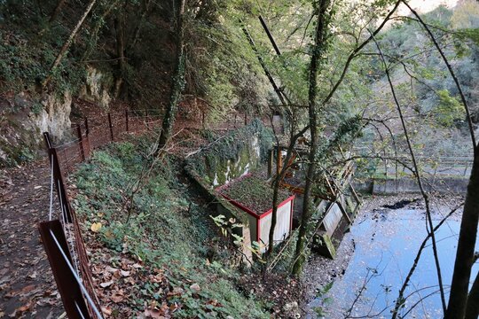 Carpinone - Stazione di manovra delle paratie della centrale Enel sul Torrente Carpino