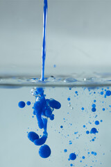 farbe tropfen strahl wasser blau