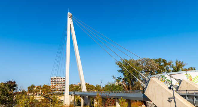 The Robert Poujade footbridge connecting the island of Ramier and crossing the Garonne in Toulouse, Haute Garonne, Occitanie, in France