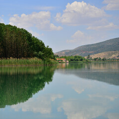 Obraz premium Golbasi Lake in Golbasi, Adiyaman, Turkey