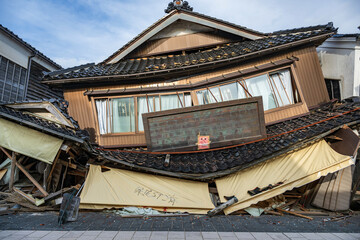 令和6年能登半島地震 倒壊した家屋
