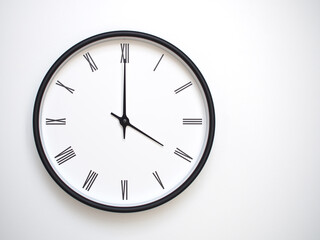 Clock Showing 16.00/04.00 with Roman Numerals – Simple Round Clock for Concepts of Time...