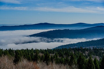 Obraz premium Nebel über Niederbayern