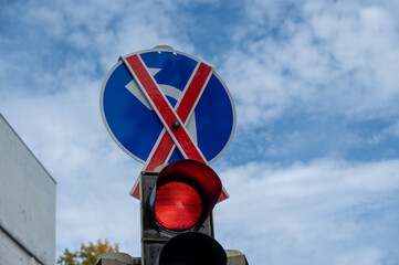 Verkehrszeichen nur links abbiegen