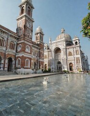 Fototapeta premium Architectural Wonders of Italy’s Famous Landmarks, Captured on a Clear Spring Day with No People, Highlighting the Beauty of Historical Buildings and Cultural Heritage
