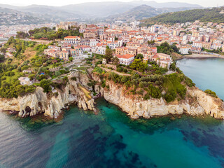 Vista aerea di Agropoli. Il Porto,la scogliera e il paesaggio sul mare